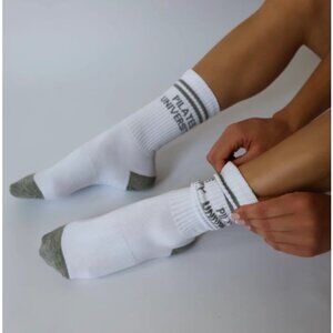 NEW PILATES UNIVERSITY 1883 Socks Nonslip Crew Workout White